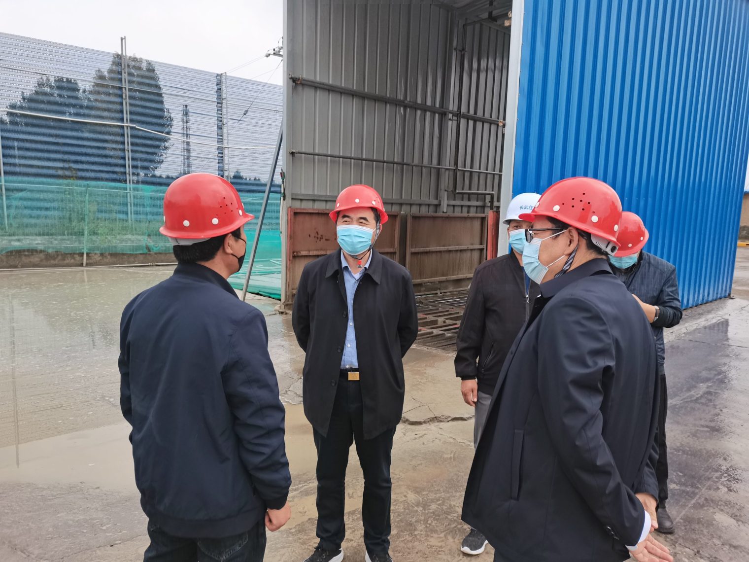 10月2日,长武县委常委,副县长仲春瑞检查陕西润中清洁能源有限公司