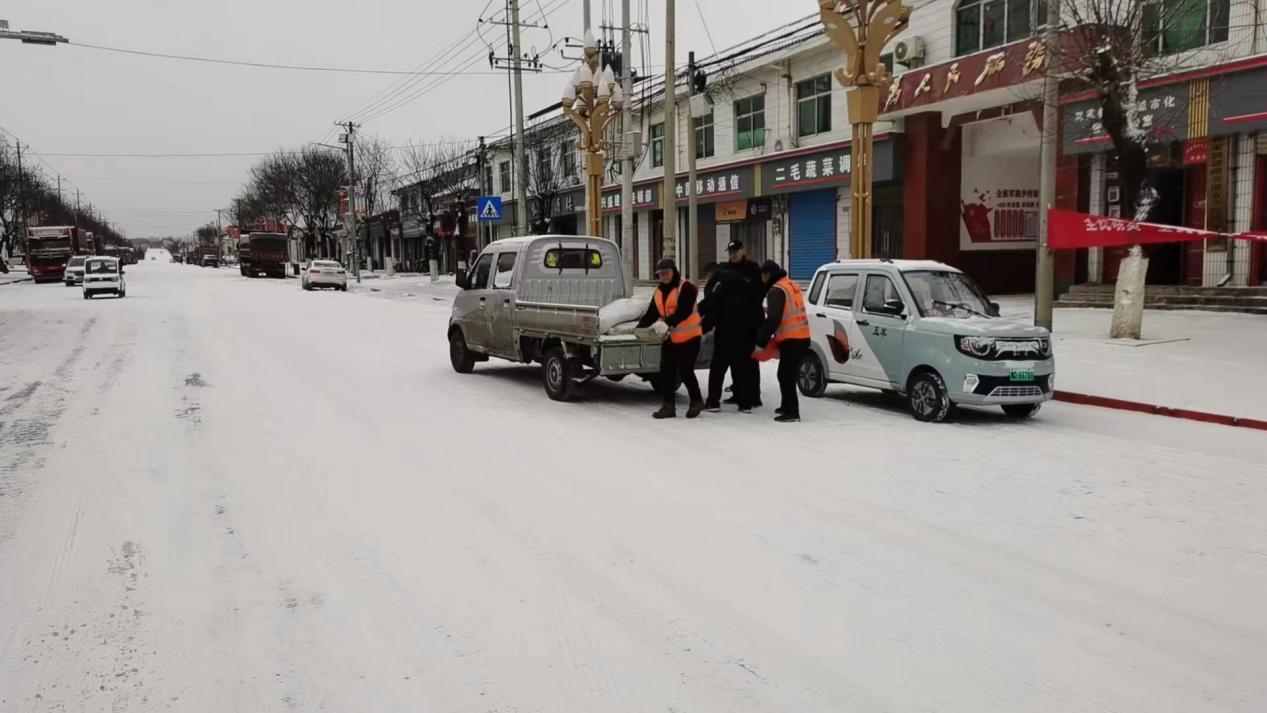 彬州市韩家镇:积极应对低温雨雪天气 保障群众安全温暖过冬