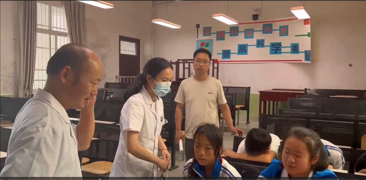 模拟医护人员到达现场
