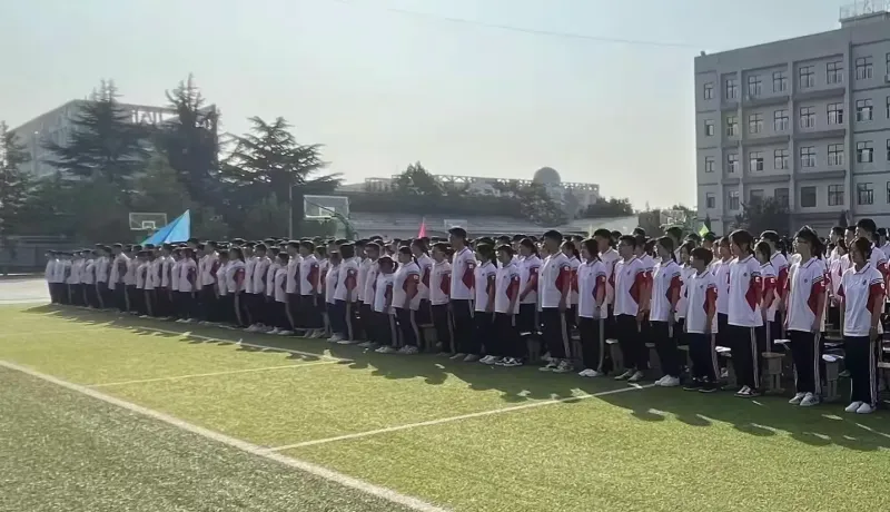 簡(jiǎn)篇-立足新起點(diǎn) 滿懷新希望 邁向新征程——蒲城縣職業(yè)教育中心黨總支副書記趙新文2024-2025學(xué)年度開(kāi)學(xué)第一周國(guó)旗下講話