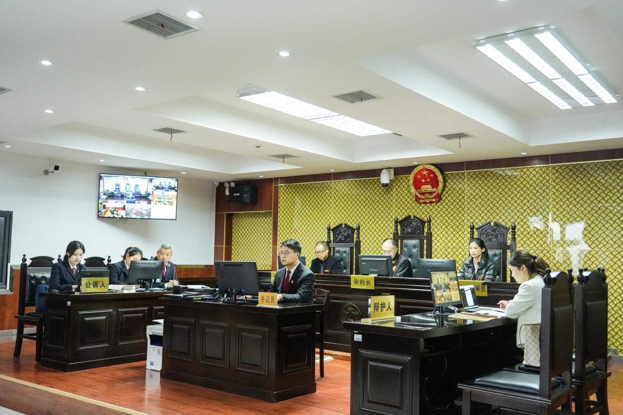 汉阴法院：旁听庭审“零距离” 以案释法促提升图1
