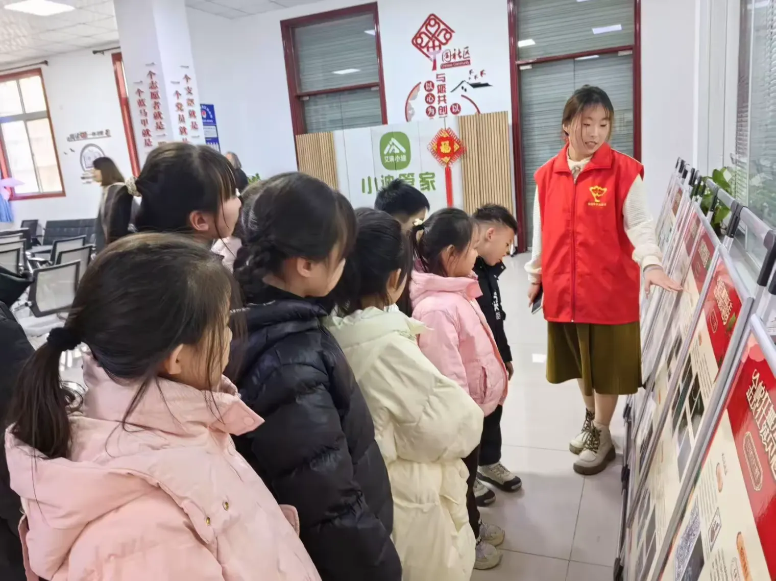 簡篇-【中國年?遇見臨潼】|? 臨潼區(qū)圖書館開展“金蛇狂舞賀新春 —— 乙巳年蛇文化線下展”活動