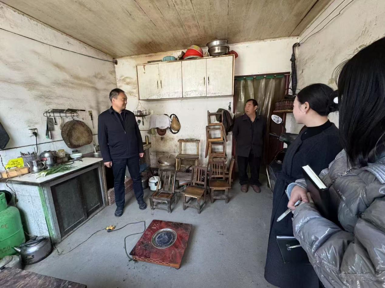 镇主要领导检查安全生产图片_20250219125922