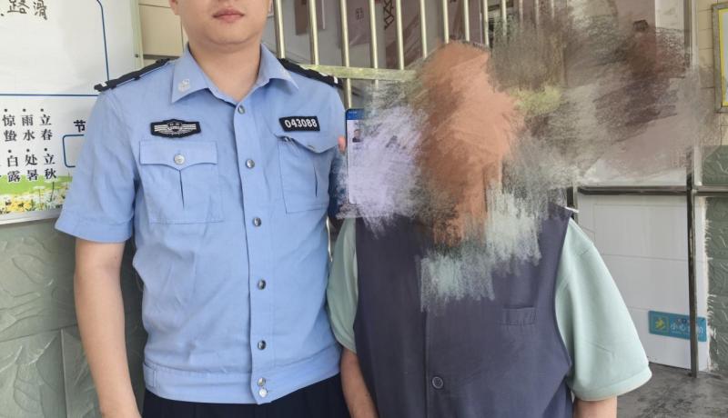 老人户口被注销 民警暖心帮助恢复身份