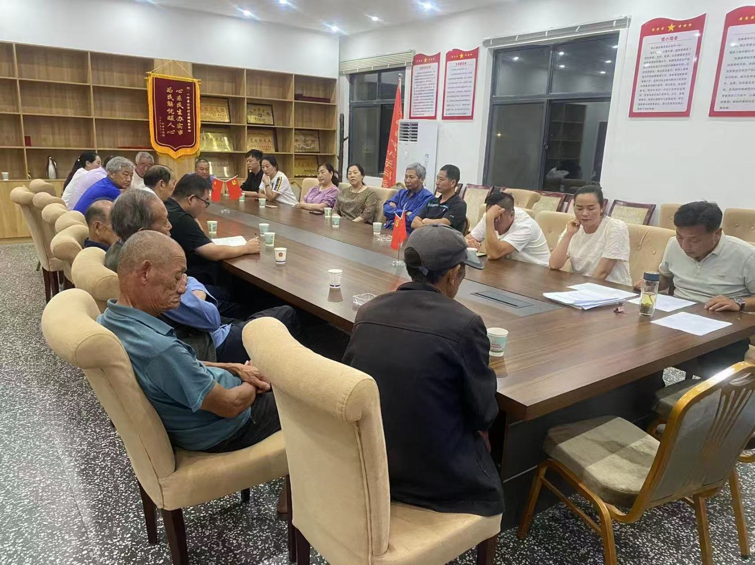 后备力量列席本村党员大会