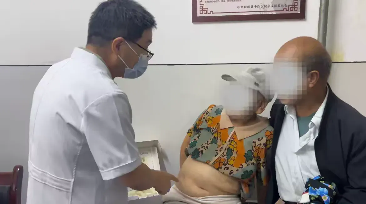 简篇-【典型病例】 ‍刺络拔罐+中药，古老智慧如何快速“围剿”带状疱疹？