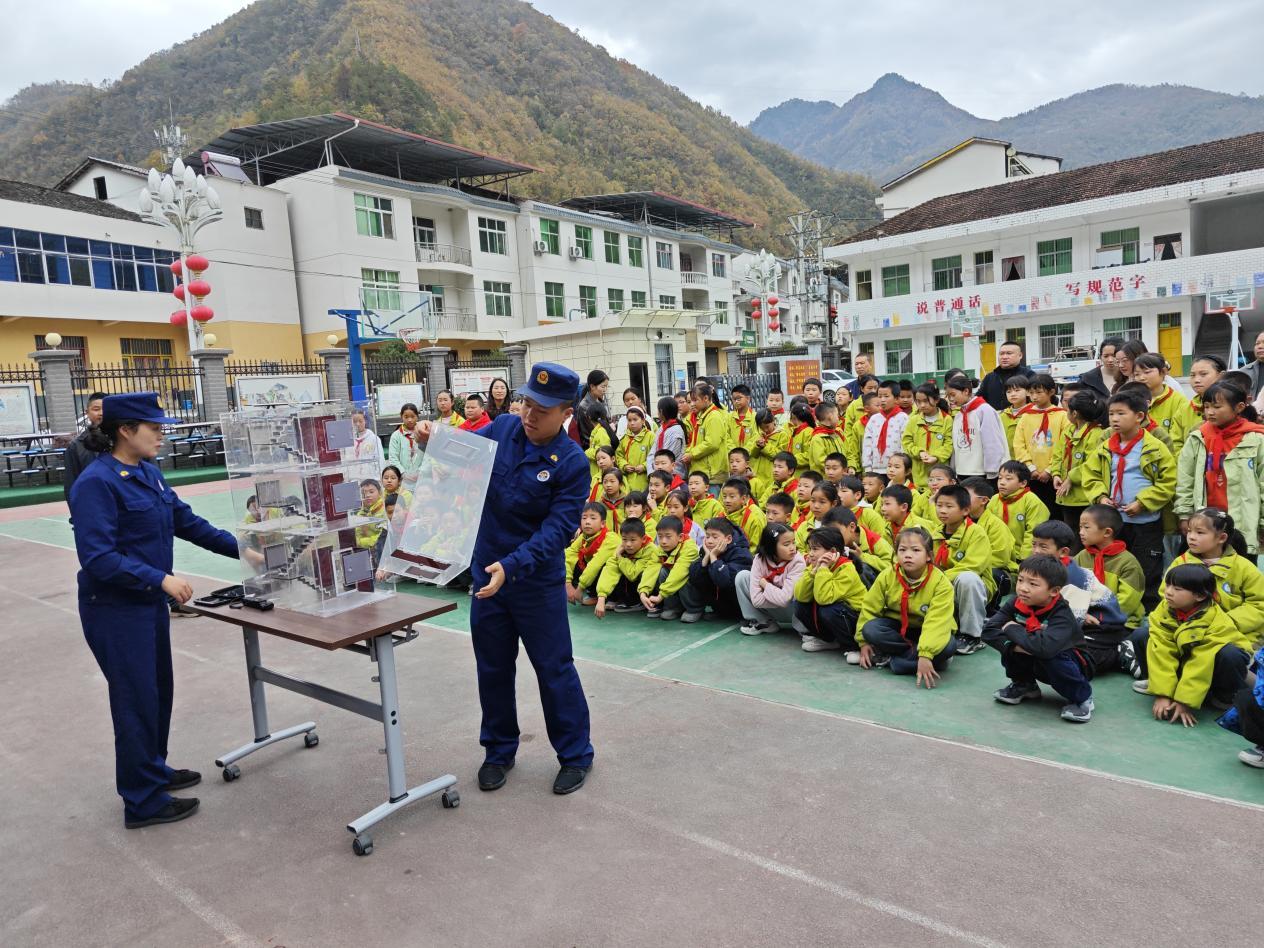 a652e34764c8341bf46a991d18fc9b50