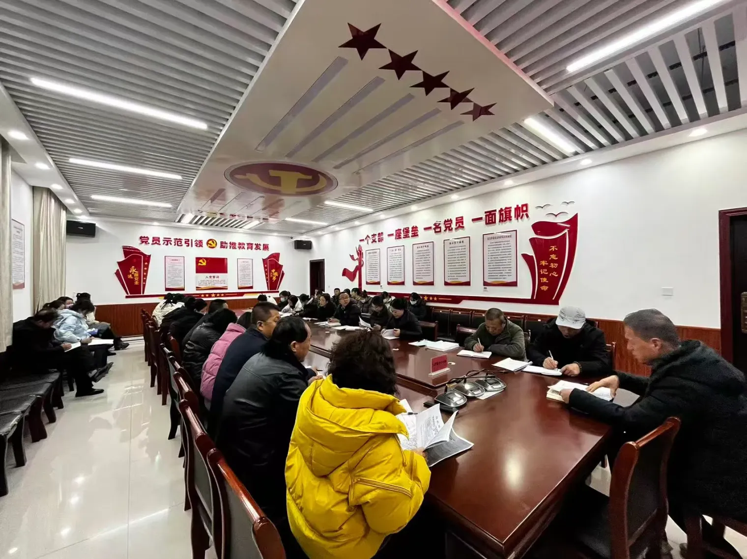 簡篇-家校同心，共育成長 ——三秦家長學(xué)校土橋鎮(zhèn)中心小學(xué)家長會(huì)活動(dòng)紀(jì)實(shí)??