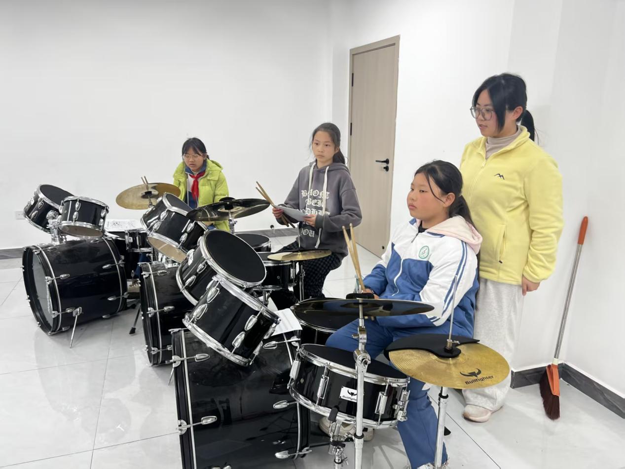 2b92c0386517e4f2bc879c0a0e47343a