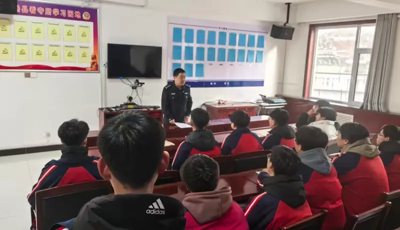 簡(jiǎn)篇-護(hù)苗踐責(zé)凝金盾，學(xué)法明禮育英才——吳堡縣第二中學(xué)組織看守所沉浸式法治教育活動(dòng)