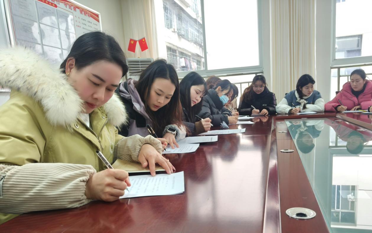 85c229c99582ea6811f56bab62baa882