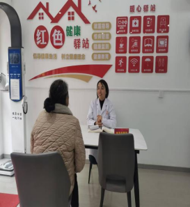 黨員志愿者為群眾提供健康咨詢