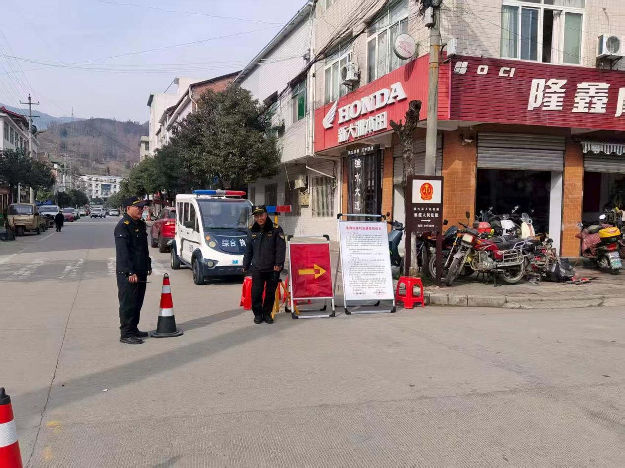 abdaaa93f00312906d3a70f5c46ed912