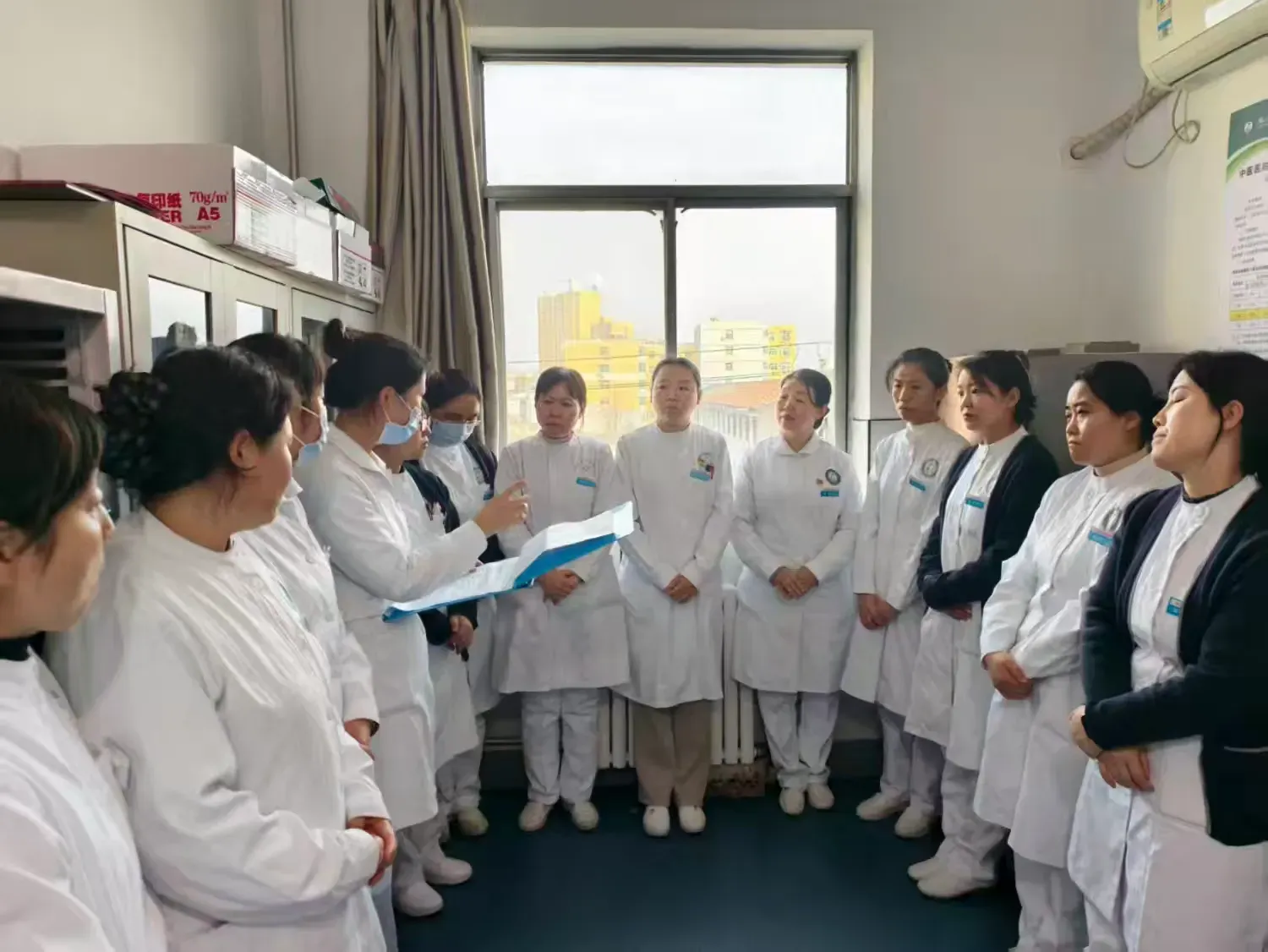 简篇-【蓝中医-眼科】聚焦老年眼健康，深化专科护理内涵——记一例老年性黄斑病变护理查房