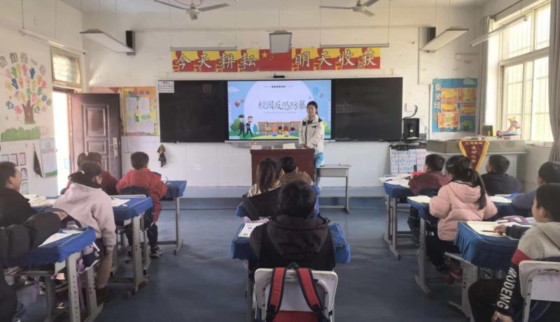 三原县西阳镇武官中心小学开展防恐防暴应急演练活动 (1)