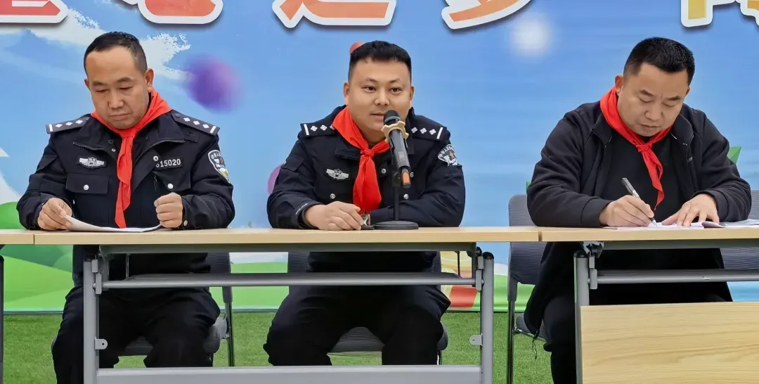 简篇-消防安全伴成长   法治护航筑平安——消防主题队会展示暨法治教育活动