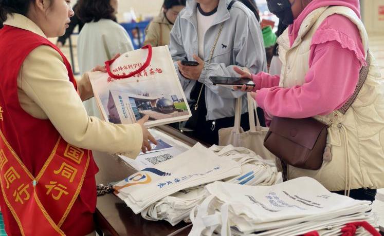 39f27a8910d6a2a7d9661aa2bc4c2d75