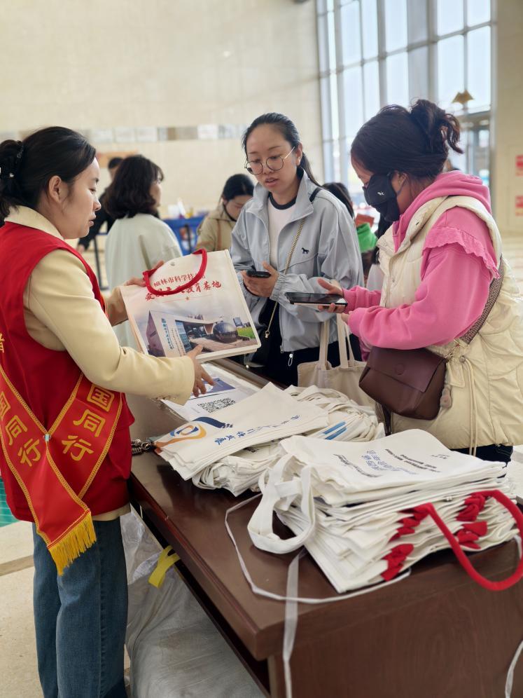 39f27a8910d6a2a7d9661aa2bc4c2d75