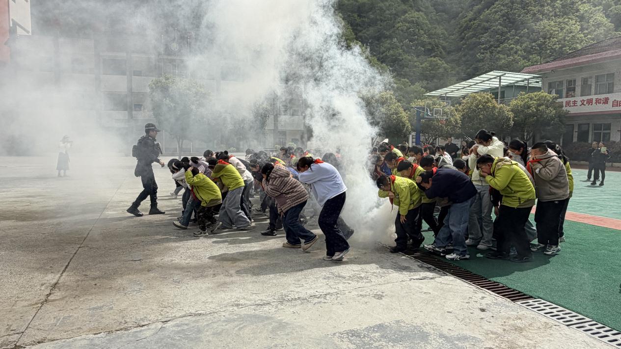 0a8bdcc4fd96d41617a3145dbd9c1f55