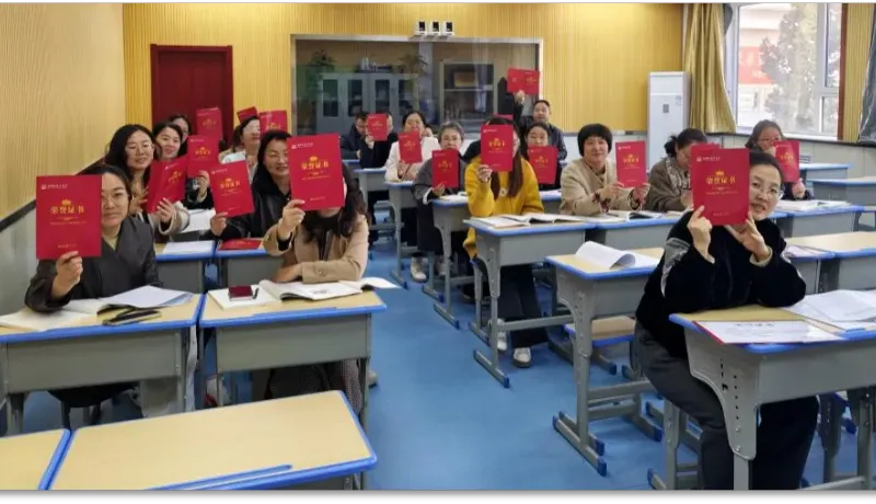 榆林市第十中學(xué)：寒假培訓(xùn)見(jiàn)實(shí)效 深耕育人強(qiáng)本領(lǐng)