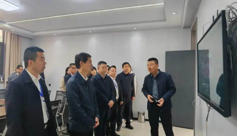 鳳翔區(qū)范家寨鎮(zhèn)：產(chǎn)業(yè)碩果展新貌 視察調(diào)研賦新能