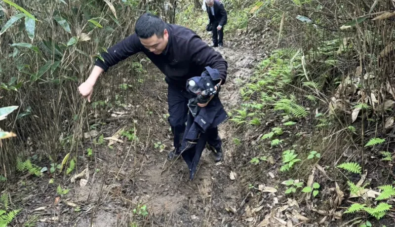 翻山辦證、追查剮蹭、安全提醒……鎮(zhèn)巴公安把“小事”做到群眾心坎里