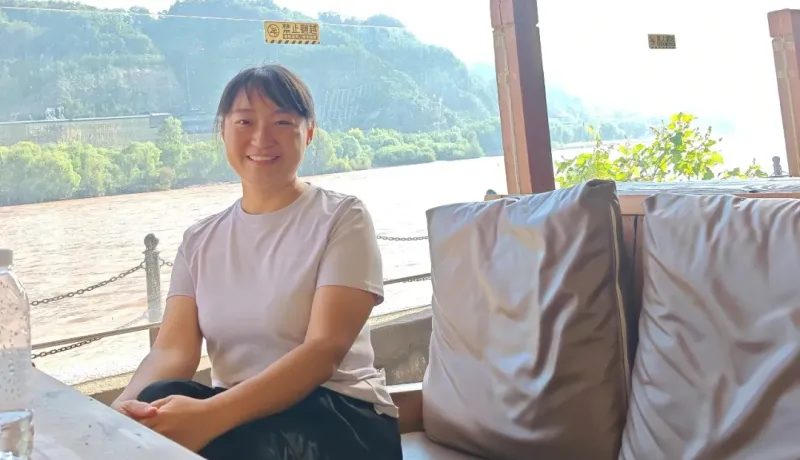 華陰市華山中學(xué)朱微老師：以愛育人以德立教