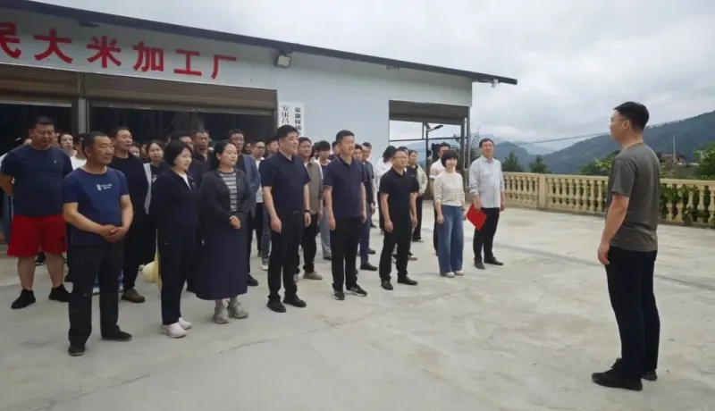 漢濱區(qū)壩河鎮(zhèn)：將黨性錘煉搬到田間地頭