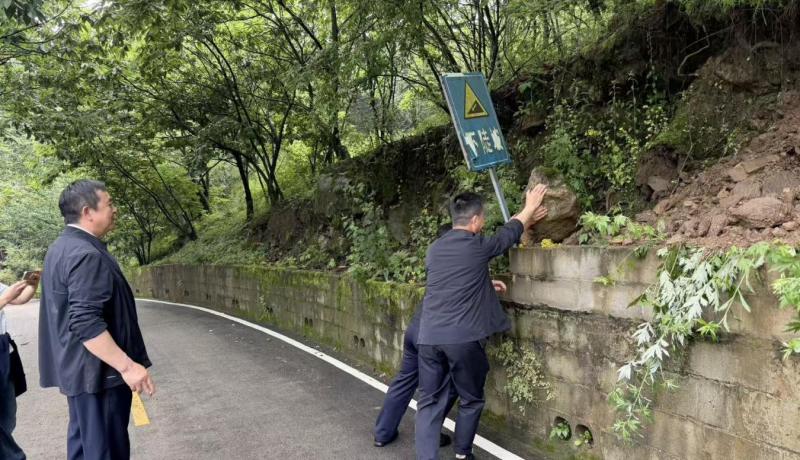 佛坪縣袁家莊街道：全力守護(hù)群眾平安度汛