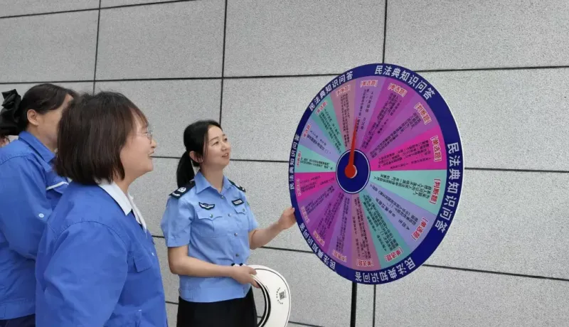旬陽(yáng)：趣味普法進(jìn)企業(yè)，“典”亮法治化營(yíng)商環(huán)境