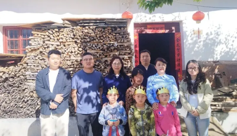 洛南縣未成年人保護(hù)中心：溫情六一  愛暖童心