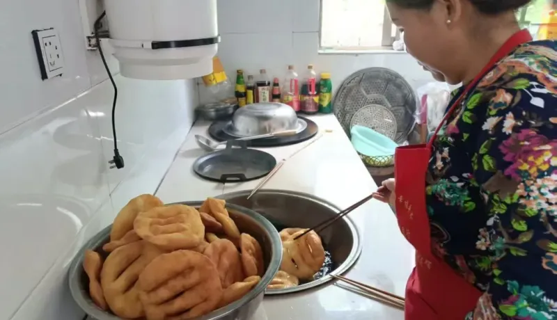 鳳縣平木鎮(zhèn)：幸福院里飯菜香 溫情陪伴暖夕陽