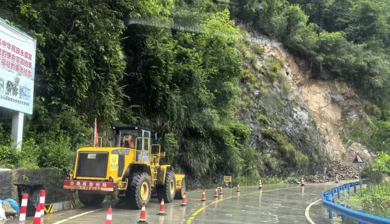 防汛進(jìn)行時(shí)！安康市公路局全力筑牢汛期道路安全防線