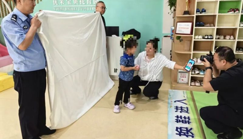 甘泉公安：暖心服務(wù)“零距離” 上門辦證解民憂