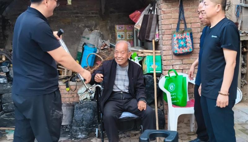 清澗縣下廿里鋪鎮(zhèn)：用暖心物資守護(hù)特殊群體的“微心愿”