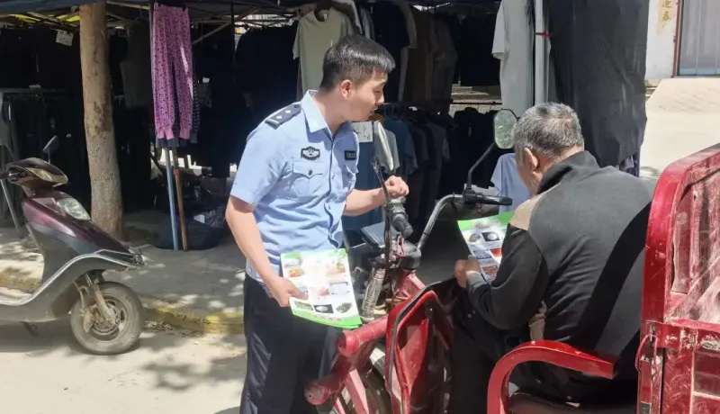 臨渭區(qū)官道鎮(zhèn)：普法宣傳進(jìn)集市 法治觀念入人心