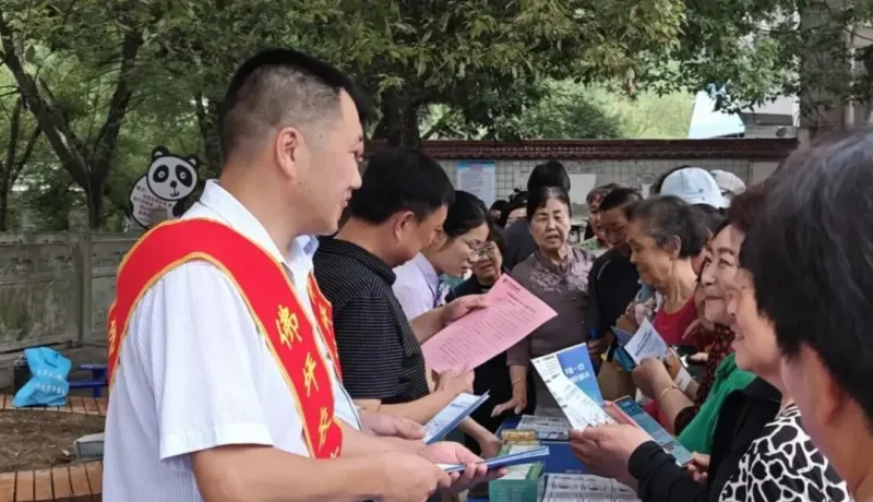 佛坪農(nóng)商銀行開展2026年普及金融知識(shí)萬(wàn)里行活動(dòng)