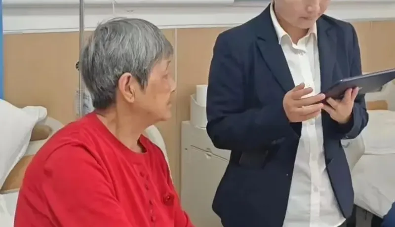 佛坪農(nóng)商銀行：主動(dòng)延伸服務(wù)觸角 切實(shí)解決特殊群體“急難愁盼”問題
