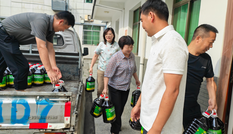 漢陰縣財(cái)政局：助農(nóng)增收添“油”力 消費(fèi)幫扶暖民心