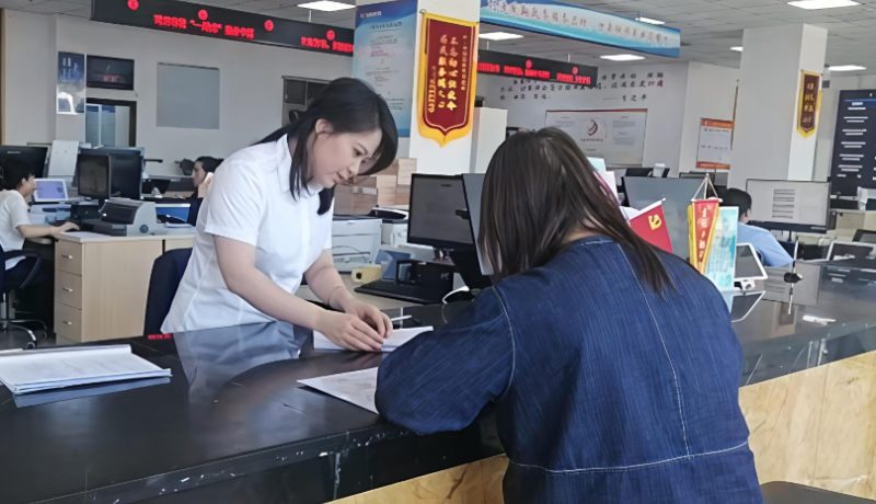 鳳翔區(qū)行政審批服務局：一站式服務 助力企業(yè)高效辦結股權轉讓業(yè)務
