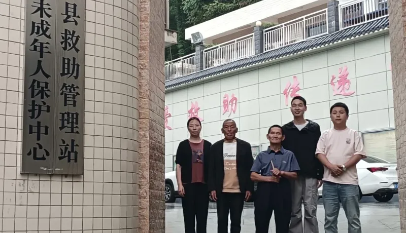 寧陜縣人社民政局：千里護送暖歸途 真情救助暖民心