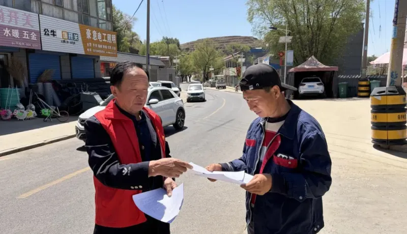 橫山區(qū)趙石畔鎮(zhèn)：宣講入戶暖民心 環(huán)境整治聚民力