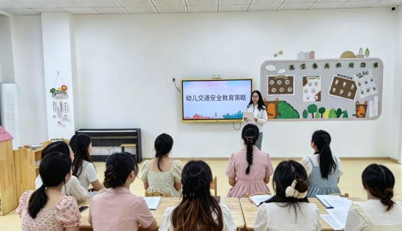 鎮(zhèn)坪縣曾家鎮(zhèn)幼兒園：強化交通安全認知 規(guī)范幼兒文明出行