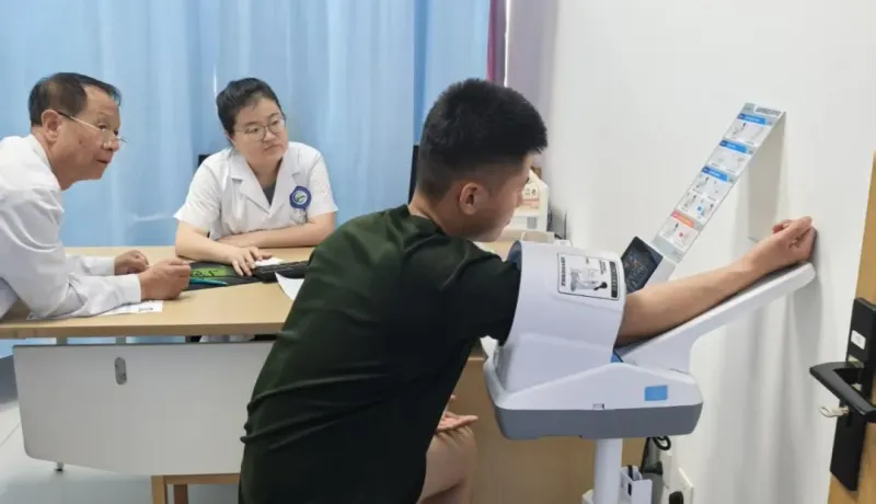 延川縣退役軍人事務(wù)局：送健康暖兵心 續(xù)延川魚水情